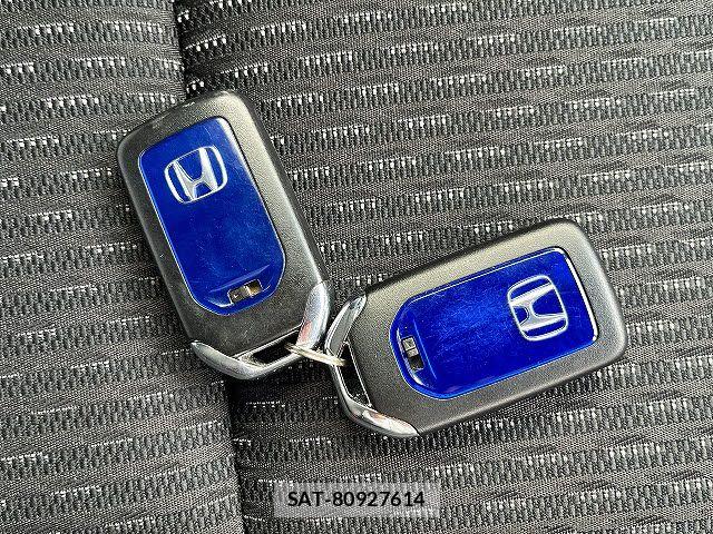 Honda FIT HYBRID 2014-01 7020477-25