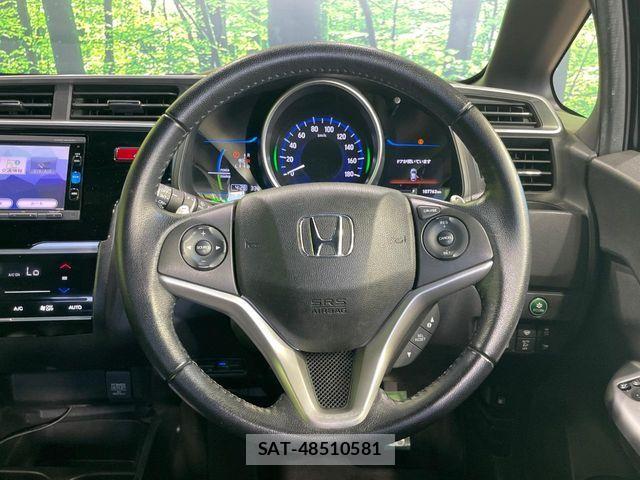 Honda FIT HYBRID 2016-03 7020476-10