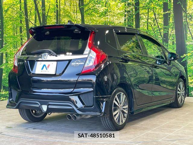Honda FIT HYBRID 2016-03 7020476-16