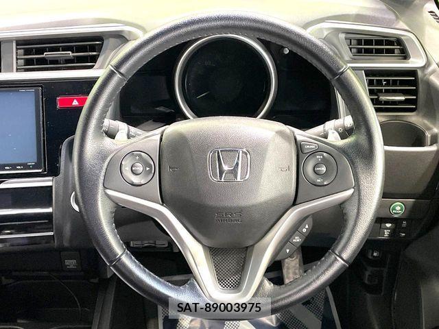 Honda FIT HYBRID 2016-12 7058537-10