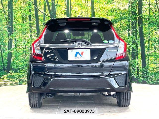 Honda FIT HYBRID 2016-12 7058537-14