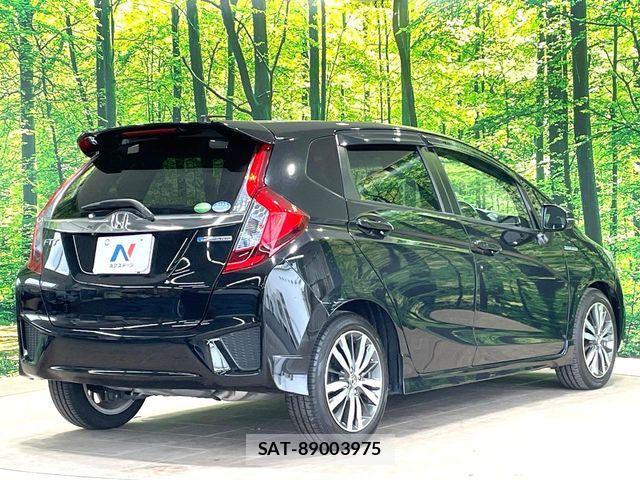 Honda FIT HYBRID 2016-12 7058537-16