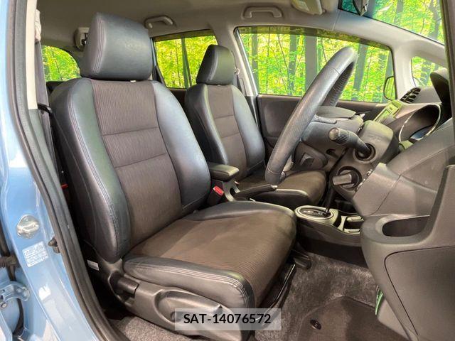 Honda FIT HYBRID 2013-03 7058543-7