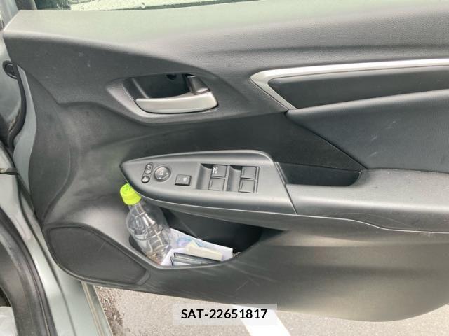 Honda FIT HYBRID 2014-01 7218598-15