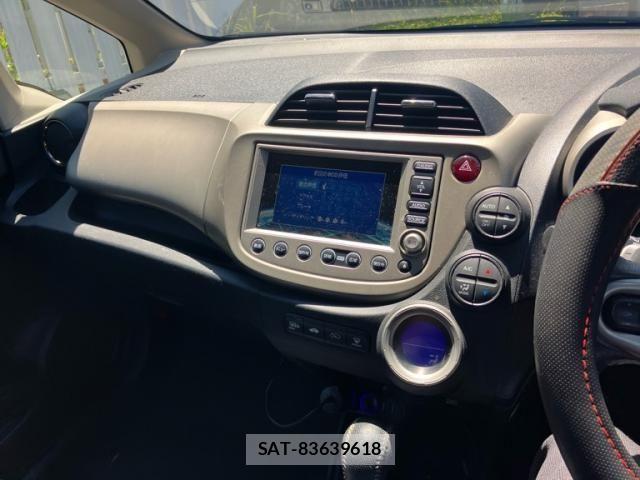 Honda FIT HYBRID 2011-11 7218580-19