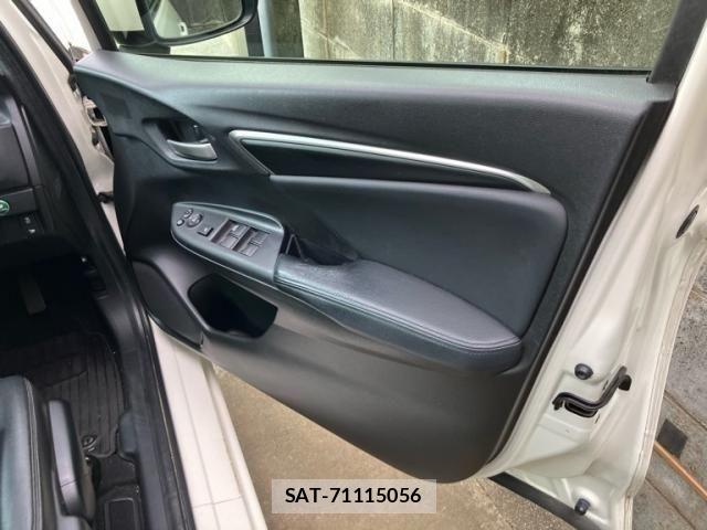 Honda FIT HYBRID 2014-01 7218597-12