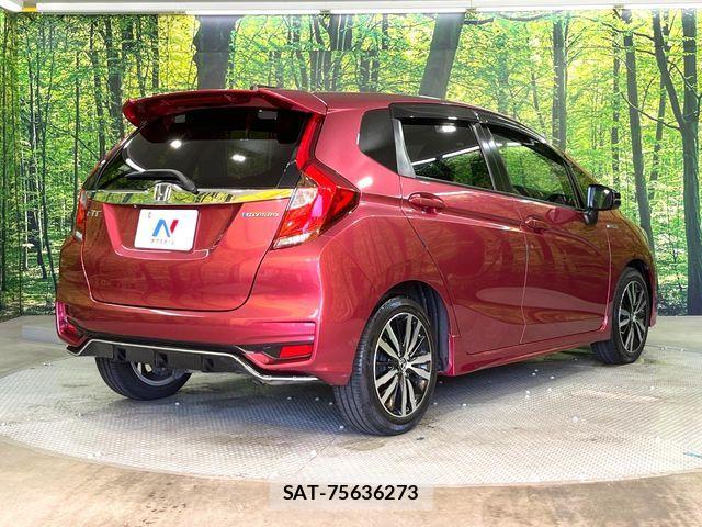 Honda FIT HYBRID 2018-09 7218622-16