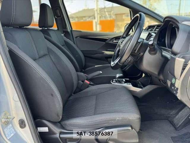 Honda FIT HYBRID 2019-07 7218633-15