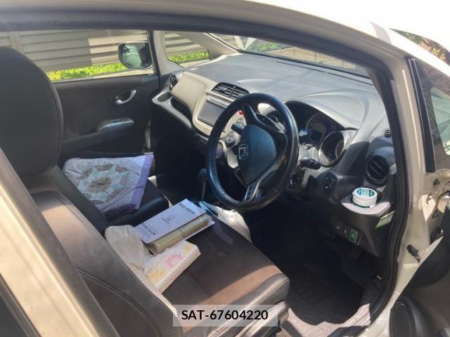 Honda FIT HYBRID 2013-08 7218592-9