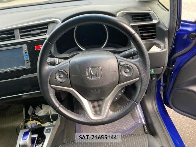 Honda FIT HYBRID 2017-01 7218619-12