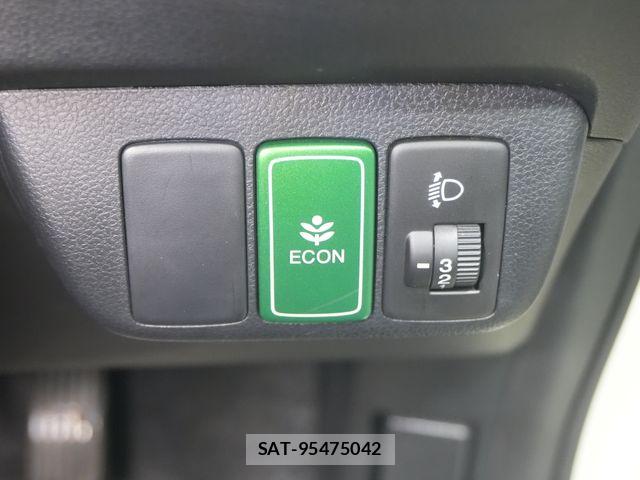 Honda FIT HYBRID 2011-12 7218588-16