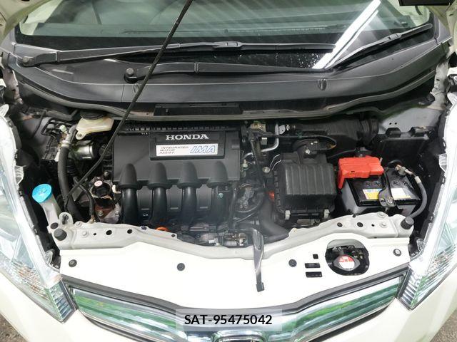 Honda FIT HYBRID 2011-12 7218588-19