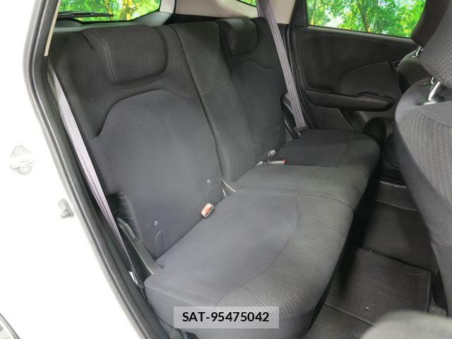 Honda FIT HYBRID 2011-12 7218588-26