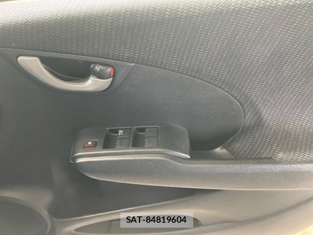 Honda FIT HYBRID 2012-07 7218582-12