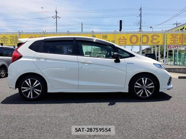 Honda FIT HYBRID 2017-12 7218618-10