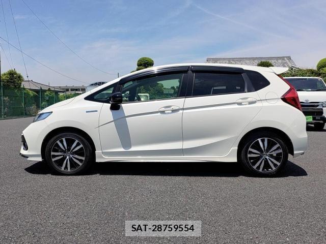 Honda FIT HYBRID 2017-12 7218618-11