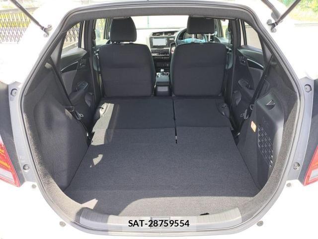 Honda FIT HYBRID 2017-12 7218618-26