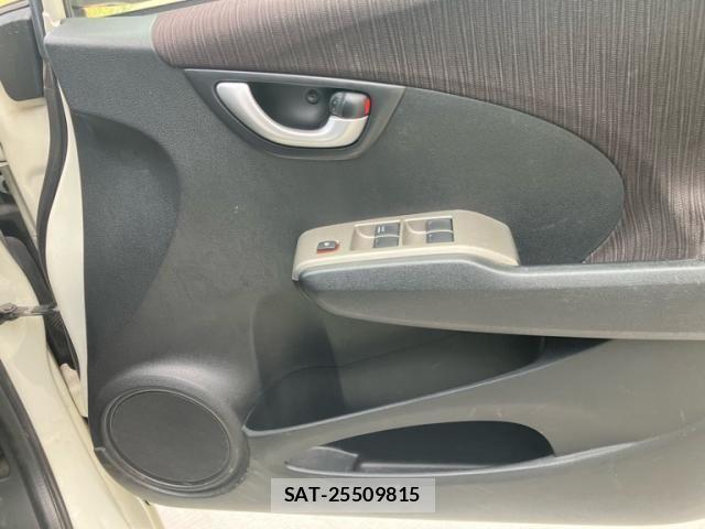 Honda FIT HYBRID 2013-06 7218591-10