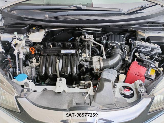 Honda FIT HYBRID 2016-02 7218616-18