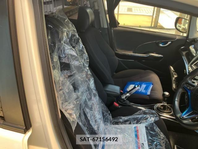 Honda FIT HYBRID 2013-01 7218590-11
