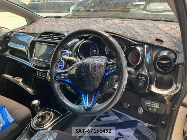 Honda FIT HYBRID 2013-01 7218590-12