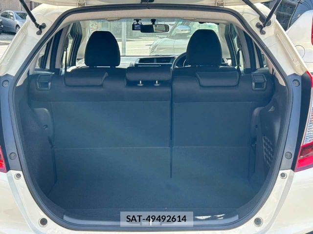 Honda FIT HYBRID 2015-06 7218611-17