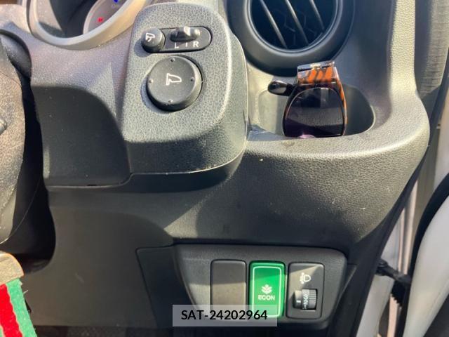 Honda FIT HYBRID 2013-04 7250807-14