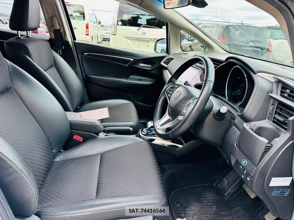 Honda FIT HYBRID 2013-12 6751599-11