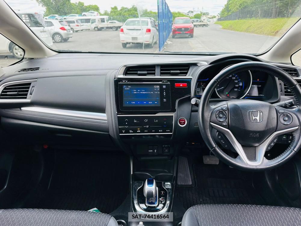 Honda FIT HYBRID 2013-12 6751599-12