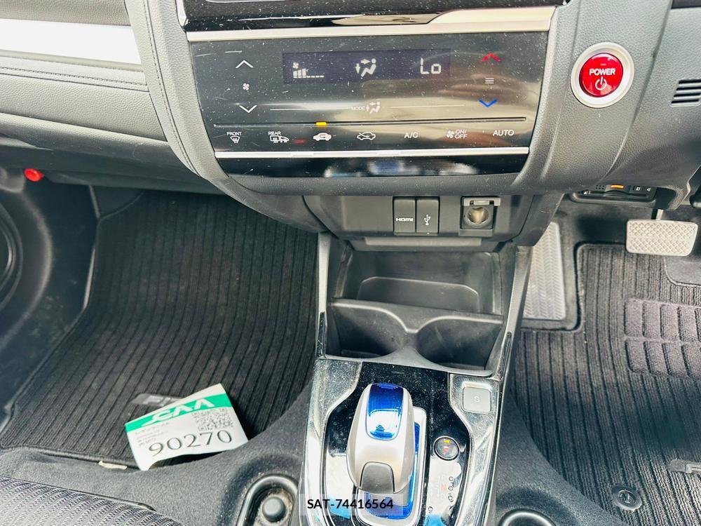 Honda FIT HYBRID 2013-12 6751599-18