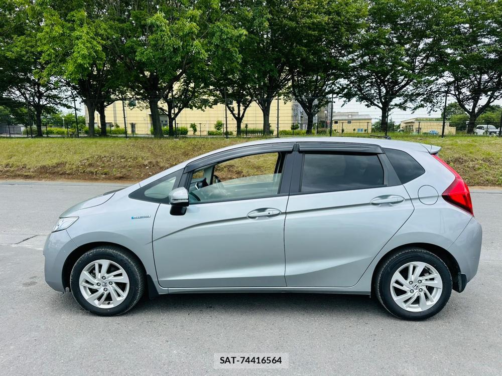 Honda FIT HYBRID 2013-12 6751599-1