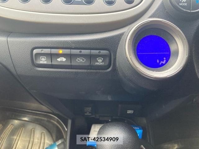 Honda FIT HYBRID 2011-10 7327070-21