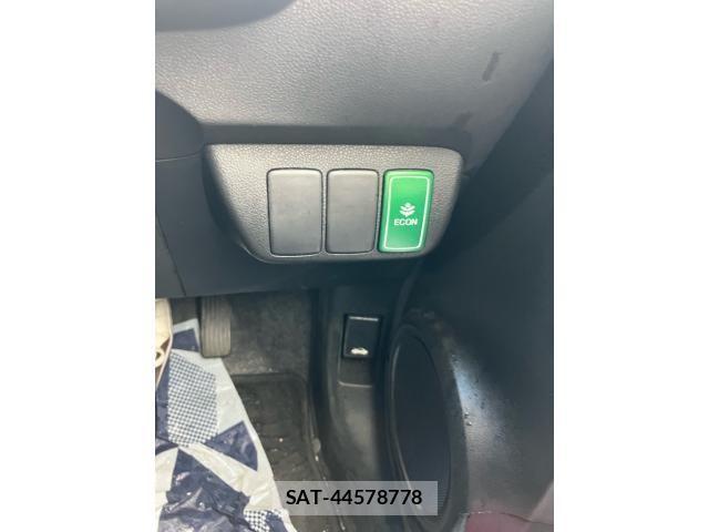 Honda FIT HYBRID 2012-02 7327068-14