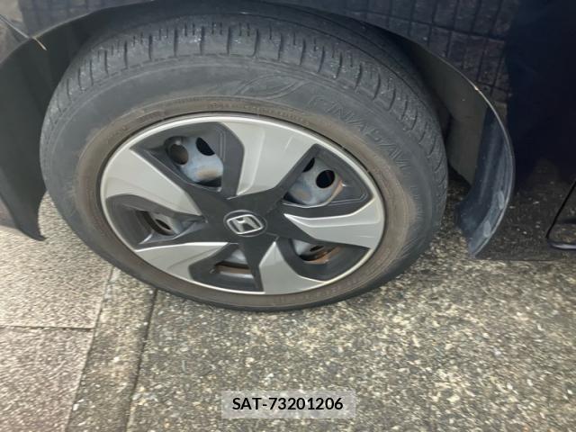 Honda FIT HYBRID 2018-07 7357757-12