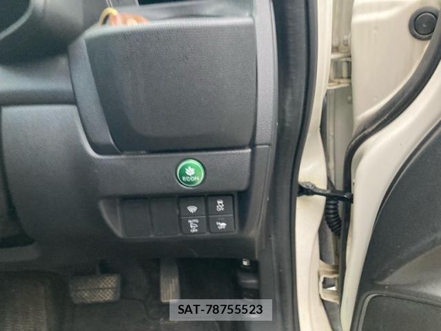 Honda FIT HYBRID 2016-11 7357760-16