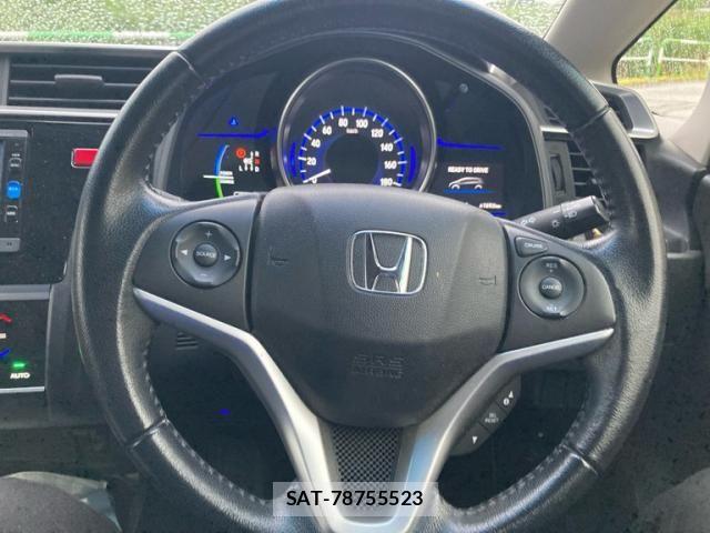 Honda FIT HYBRID 2016-11 7357760-17