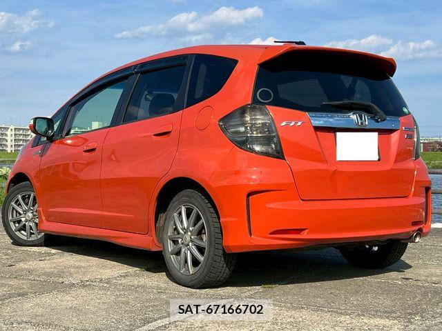 Honda FIT HYBRID 2012-08 7357763-13