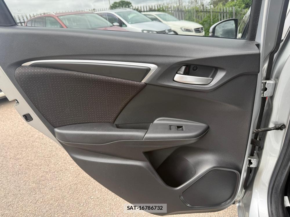 Honda FIT HYBRID 2013-11 922469-25