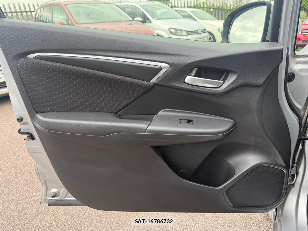 Honda FIT HYBRID 2013-11 922469-26