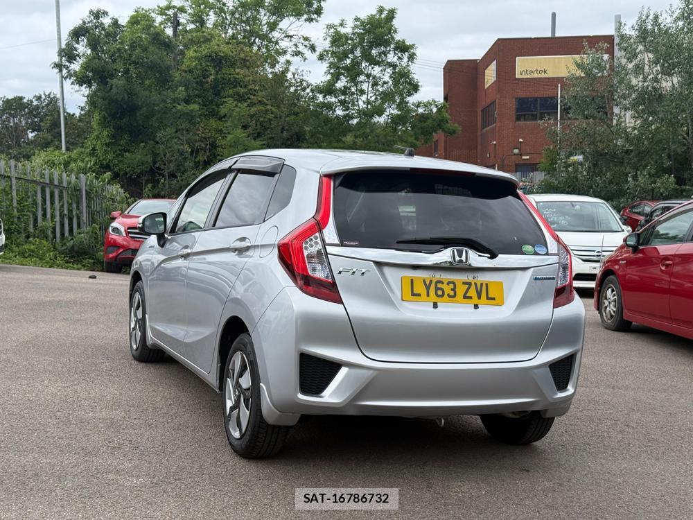 Honda FIT HYBRID 2013-11 922469-2