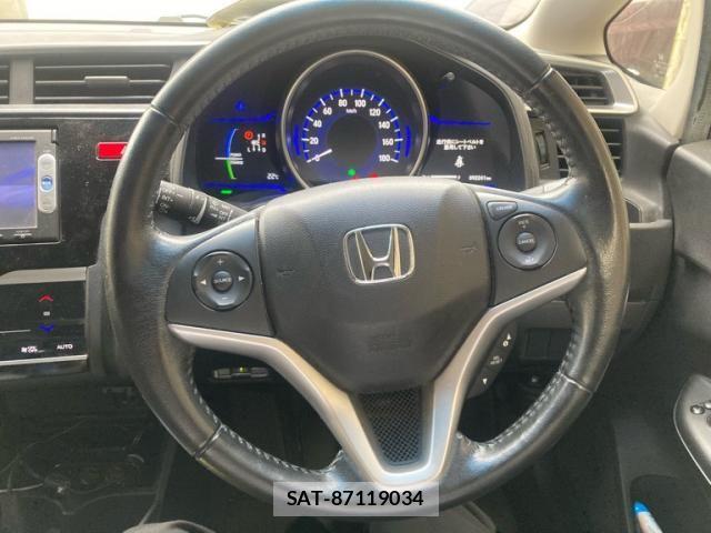 Honda FIT HYBRID 2014-04 7357767-16
