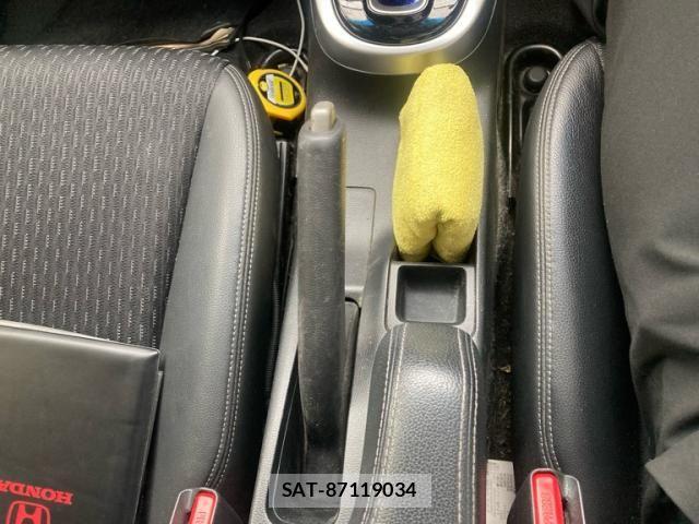 Honda FIT HYBRID 2014-04 7357767-21
