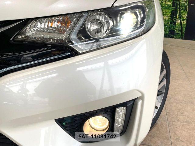 Honda FIT HYBRID 2016-08 7392156-11