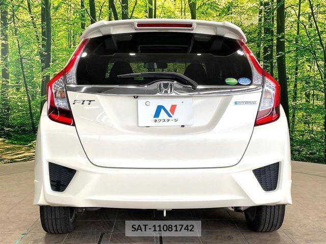 Honda FIT HYBRID 2016-08 7392156-14