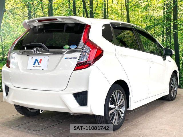 Honda FIT HYBRID 2016-08 7392156-16