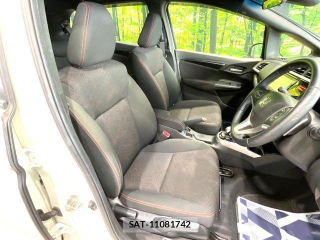 Honda FIT HYBRID 2016-08 7392156-7