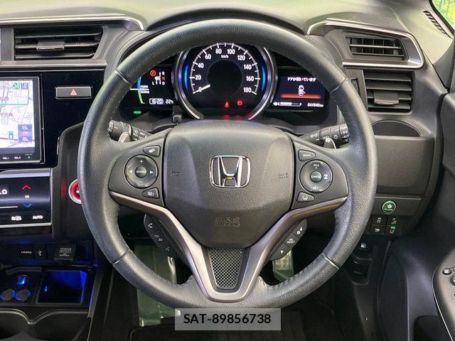 Honda FIT HYBRID 2017-06 7392149-11
