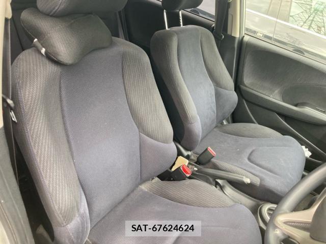 Honda FIT HYBRID 2013-05 7392162-15