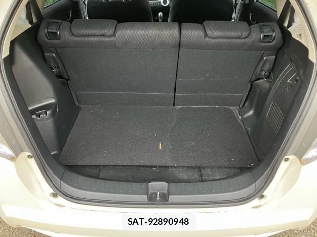 Honda FIT HYBRID 2011-12 7392166-10