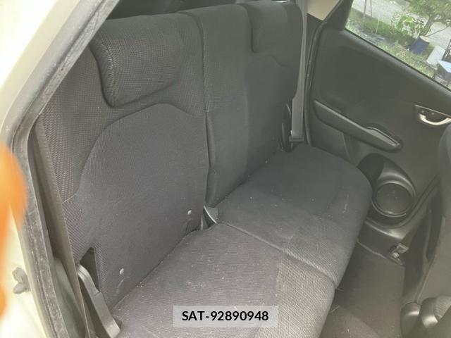 Honda FIT HYBRID 2011-12 7392166-11